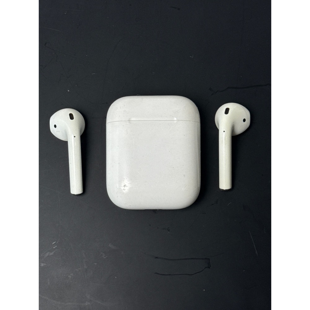 Apple AirPods 1st Gen Wireless Headphones with Charging Case White FOR PARTS